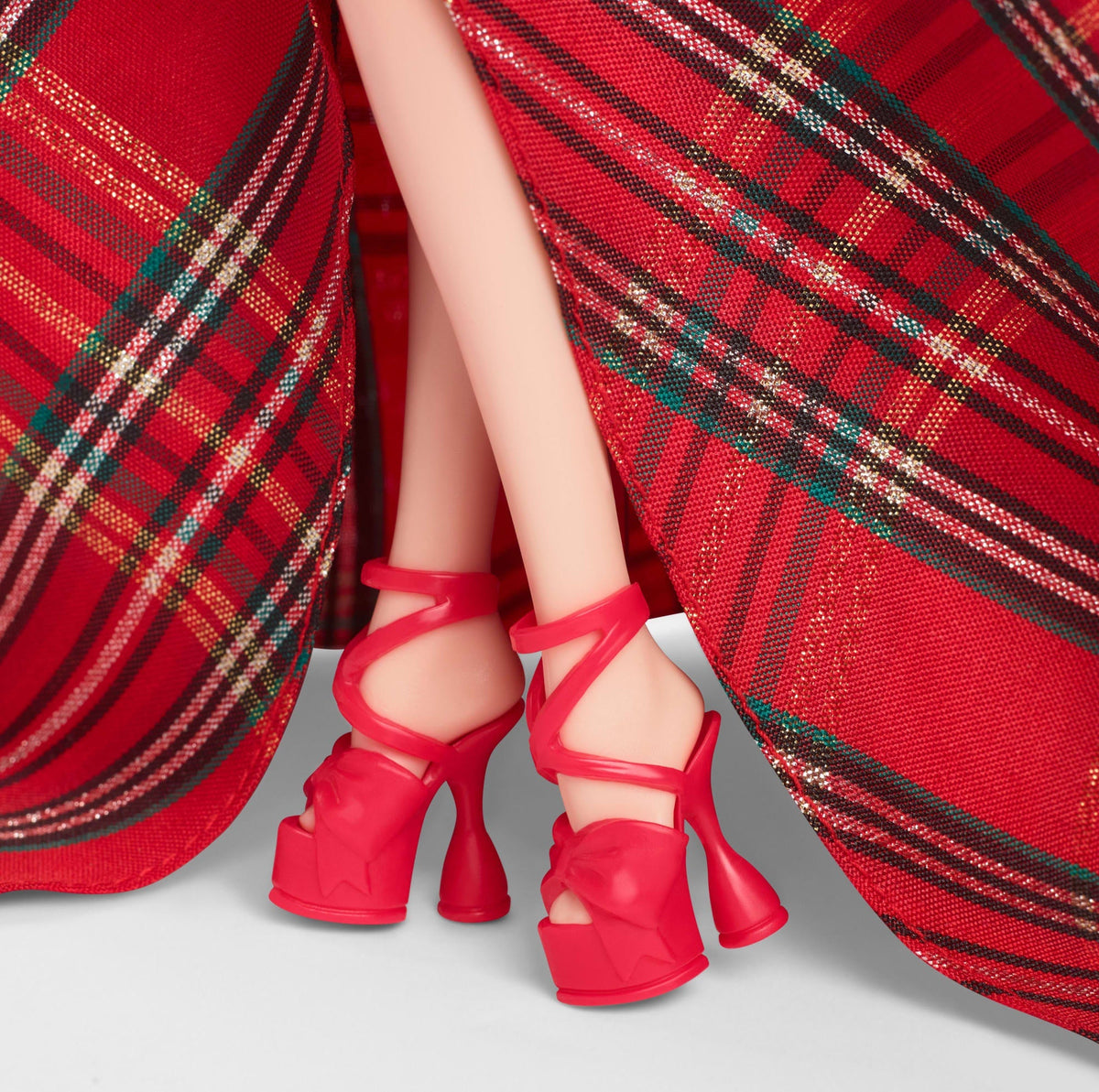 Barbie Signature 2024 Holiday Barbie Fashion Doll, Seasonal Collector Gift, Blonde With Plaid Gown