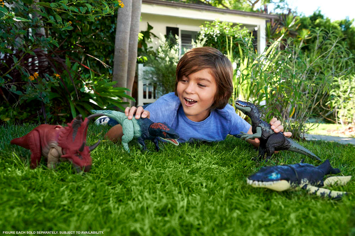 Jurassic World Dinossauro de Brinquedo Rugido Selvagem